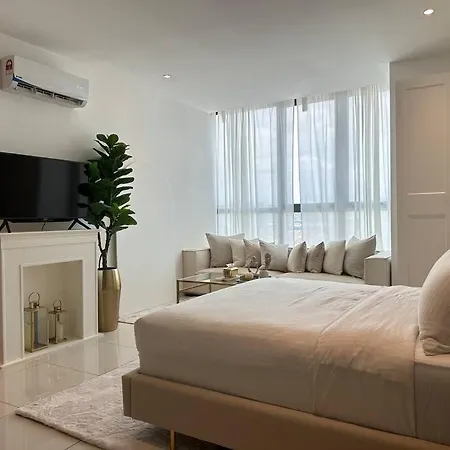 The Gilded Studio Petaling Jaya With City View Exterior photo