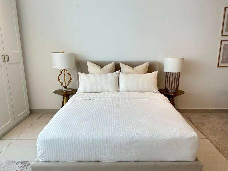The Gilded With View Apartment *