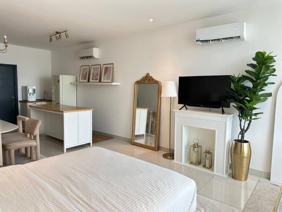 Apartment The Gilded With View Petaling Jaya