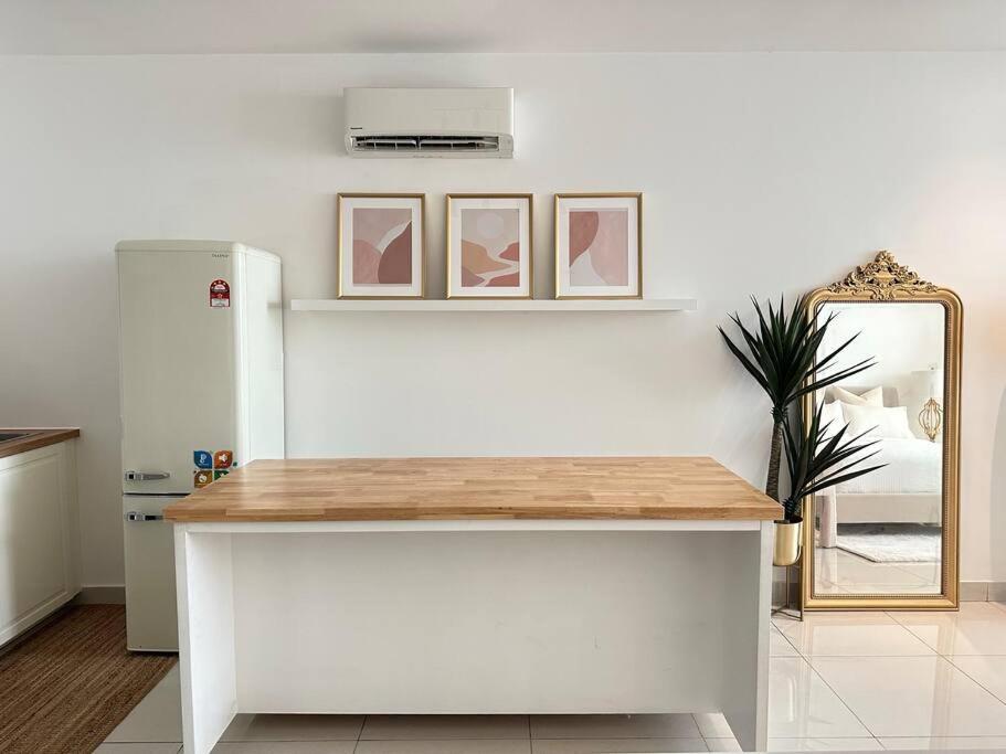 Apartment The Gilded With View Petaling Jaya