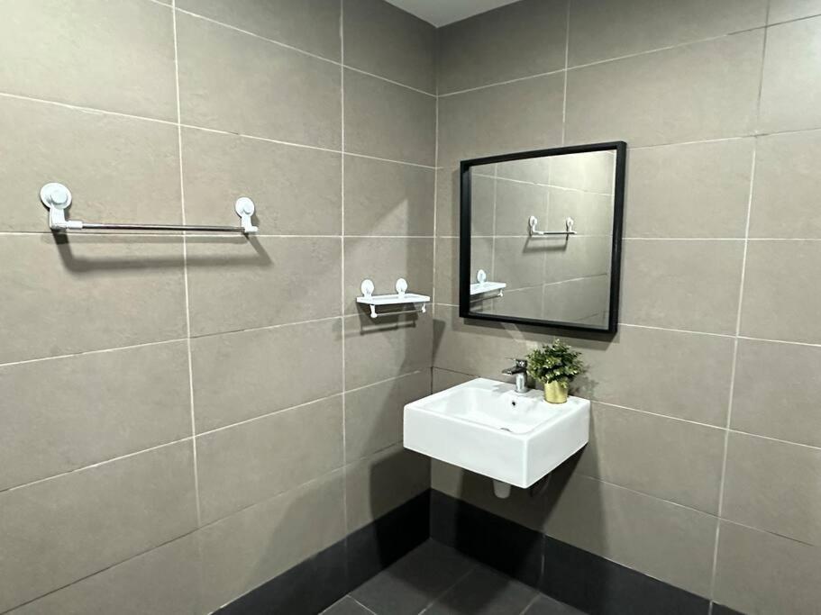 Apartment The Gilded With View Petaling Jaya